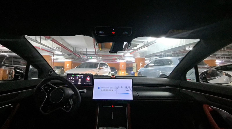 华为自动泊车、接驾视频有点意思